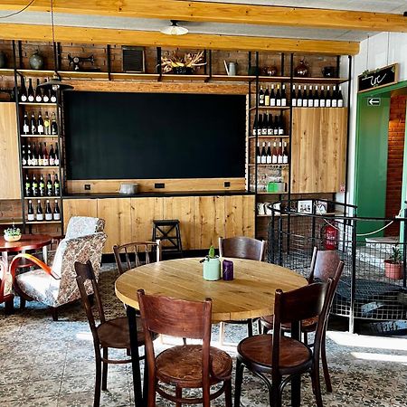 Penzion A Bistro Stary Kopec ズノイモ エクステリア 写真